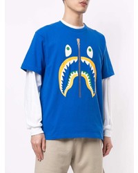 blaues bedrucktes T-Shirt mit einem Rundhalsausschnitt von A Bathing Ape