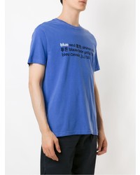 blaues bedrucktes T-Shirt mit einem Rundhalsausschnitt von OSKLEN