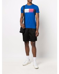 blaues bedrucktes T-Shirt mit einem Rundhalsausschnitt von Tommy Hilfiger