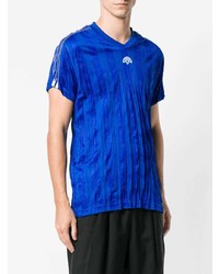 blaues bedrucktes T-Shirt mit einem V-Ausschnitt von Adidas Originals By Alexander Wang