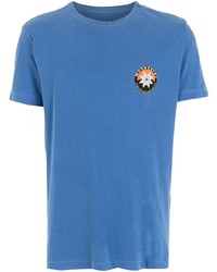 blaues besticktes T-Shirt mit einem Rundhalsausschnitt von OSKLEN