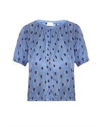 blaues gepunktetes T-Shirt mit einem Rundhalsausschnitt