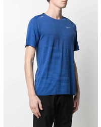 blaues horizontal gestreiftes T-Shirt mit einem Rundhalsausschnitt von Nike