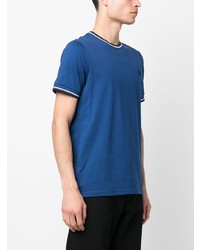 blaues horizontal gestreiftes T-Shirt mit einem Rundhalsausschnitt von Fred Perry