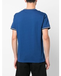 blaues horizontal gestreiftes T-Shirt mit einem Rundhalsausschnitt von Fred Perry