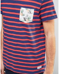 blaues horizontal gestreiftes T-Shirt mit einem Rundhalsausschnitt von Esprit