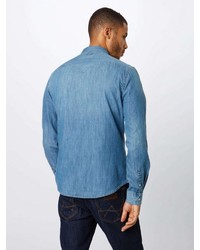 blaues Jeanshemd von Wrangler