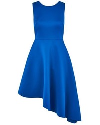 blaues Kleid mit Lochstickerei