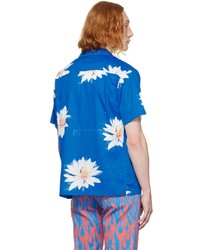 blaues Kurzarmhemd mit Blumenmuster von DOUBLE RAINBOUU