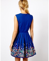 blaues Skaterkleid mit Blumenmuster von Asos