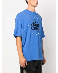 blaues T-Shirt mit einem Rundhalsausschnitt mit Sternenmuster von Undercover