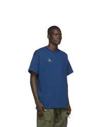 blaues T-Shirt mit einem Rundhalsausschnitt von Nike