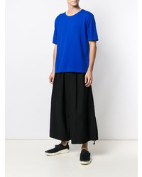 blaues T-Shirt mit einem Rundhalsausschnitt von Homme Plissé Issey Miyake