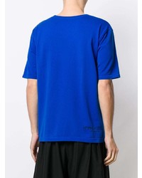 blaues T-Shirt mit einem Rundhalsausschnitt von Homme Plissé Issey Miyake