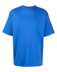 blaues T-Shirt mit einem Rundhalsausschnitt von Drôle De Monsieur