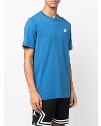 blaues T-Shirt mit einem Rundhalsausschnitt von Nike