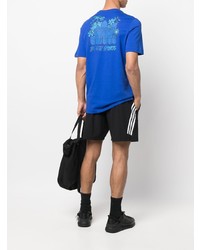 blaues T-Shirt mit einem Rundhalsausschnitt von adidas