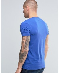 blaues T-Shirt mit einem Rundhalsausschnitt von Asos