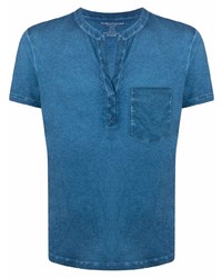 blaues T-Shirt mit einem V-Ausschnitt von Majestic Filatures