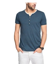 blaues T-shirt mit einer Knopfleiste von Esprit