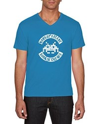 blaues T-shirt