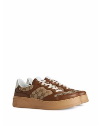 braune bedruckte Segeltuch niedrige Sneakers von Gucci