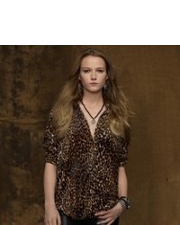 braune Bluse mit Knöpfen mit Leopardenmuster