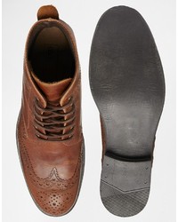 braune Brogue Stiefel aus Leder von Asos