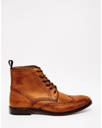 braune Brogue Stiefel aus Leder von Asos