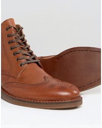 braune Brogue Stiefel aus Leder von Asos