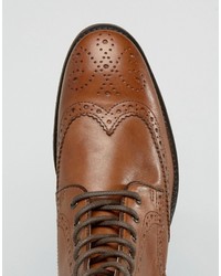 braune Brogue Stiefel aus Leder von Asos