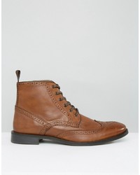 braune Brogue Stiefel aus Leder von Asos