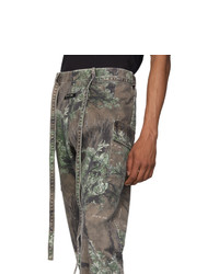 braune Camouflage Cargohose von Fear Of God