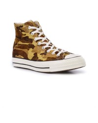 braune Camouflage hohe Sneakers von Converse