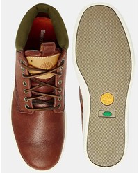 braune Chukka-Stiefel aus Leder von Timberland