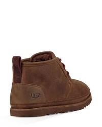 braune Chukka-Stiefel aus Leder von UGG