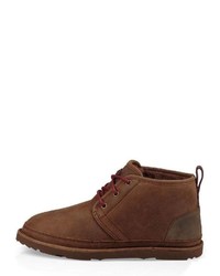 braune Chukka-Stiefel aus Leder von UGG