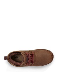 braune Chukka-Stiefel aus Leder von UGG