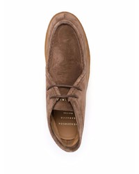 braune Chukka-Stiefel aus Wildleder von Henderson Baracco