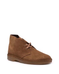 braune Chukka-Stiefel aus Wildleder von Clarks Originals