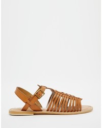 braune flache Sandalen aus Leder von Asos