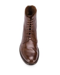 braune flache Stiefel mit einer Schnürung aus Leder von Officine Creative