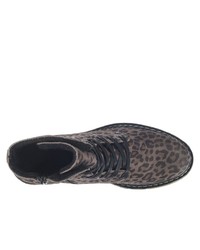 braune flache Stiefel mit einer Schnürung aus Wildleder mit Leopardenmuster von Bullboxer