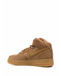 braune hohe Sneakers aus Leder von Nike