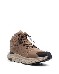 braune hohe Sneakers aus Leder von Hoka One One