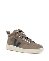 braune hohe Sneakers aus Leder von Veja