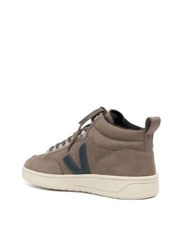 braune hohe Sneakers aus Leder von Veja