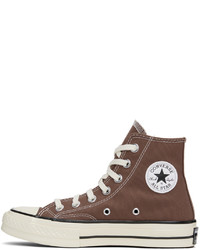 braune hohe Sneakers aus Segeltuch von Converse