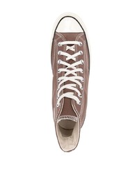 braune hohe Sneakers aus Segeltuch von Converse