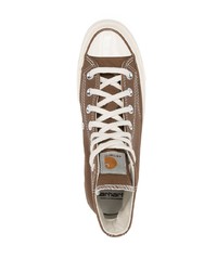 braune hohe Sneakers aus Segeltuch von Converse